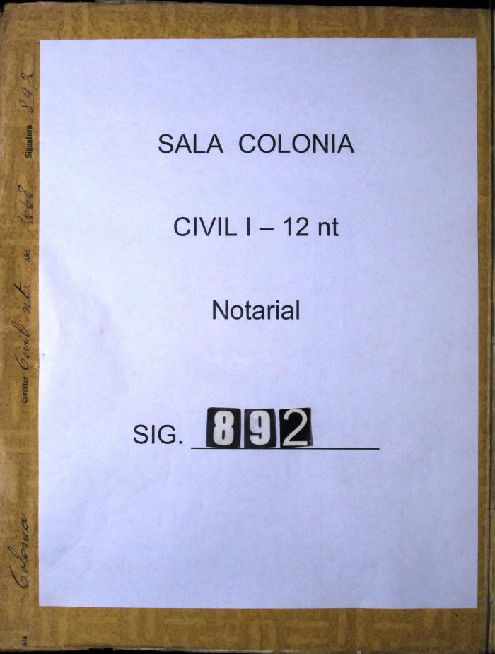 En la puerta seglar del Convento de monjas de…