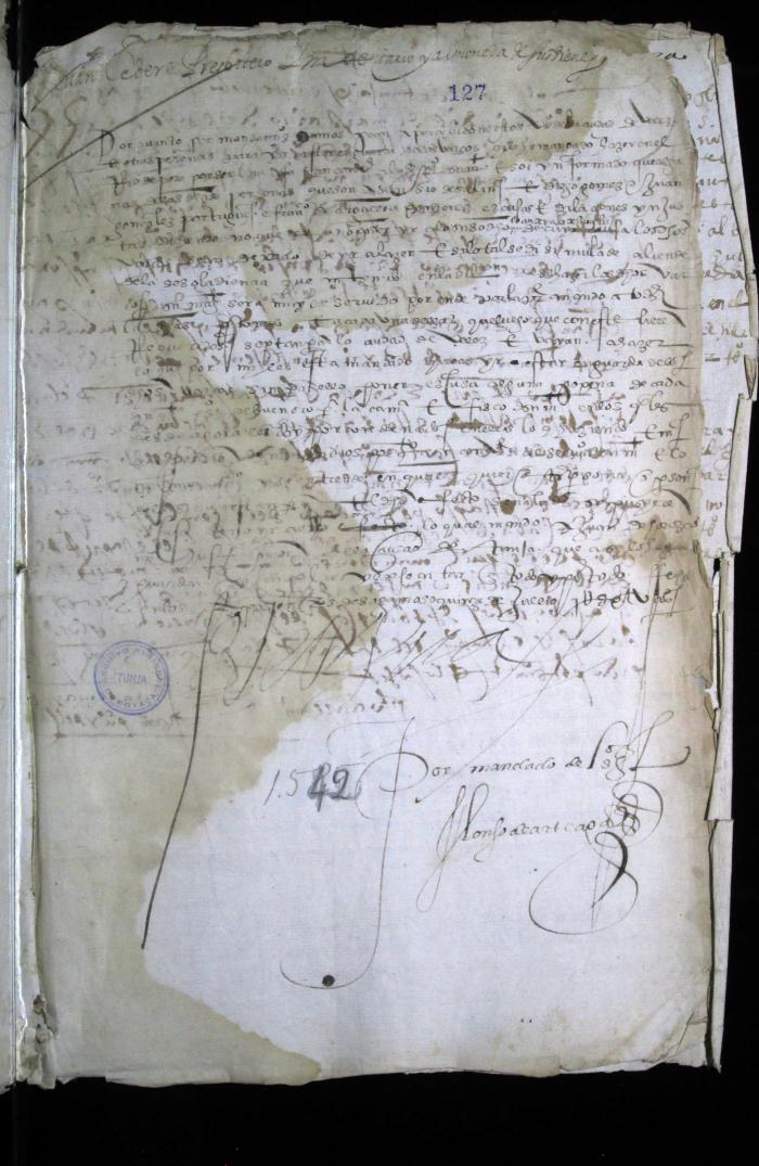 Mandamiento para que algunos vecinos de Vélez vayan al río Pare a vigilar la hechura de barros